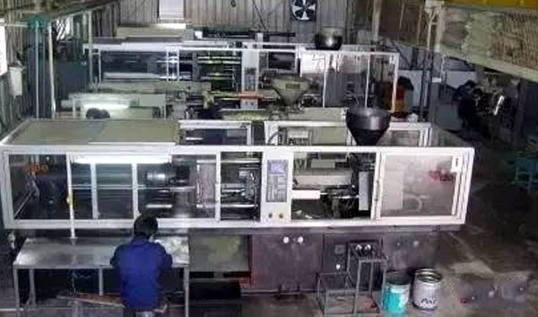 注塑機(jī)被水浸過后的急救處理辦法